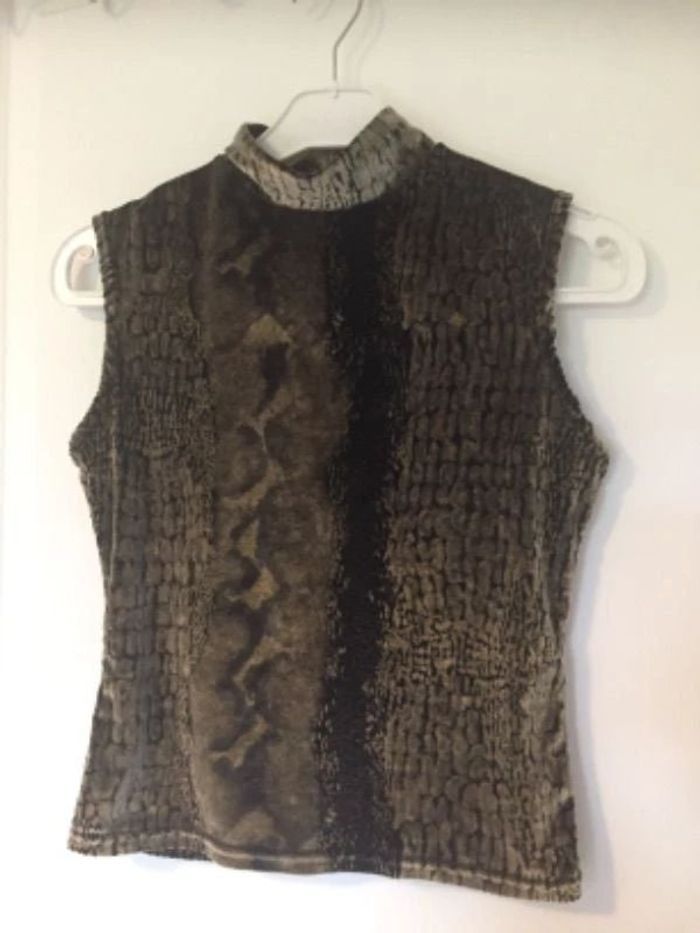 Top velours reptile 38 - photo numéro 1