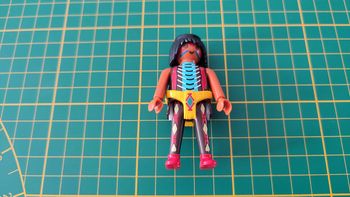 Personnage Chef indien bottes rouges référence 30 00 9422 pièce détachée Playmobil #B85