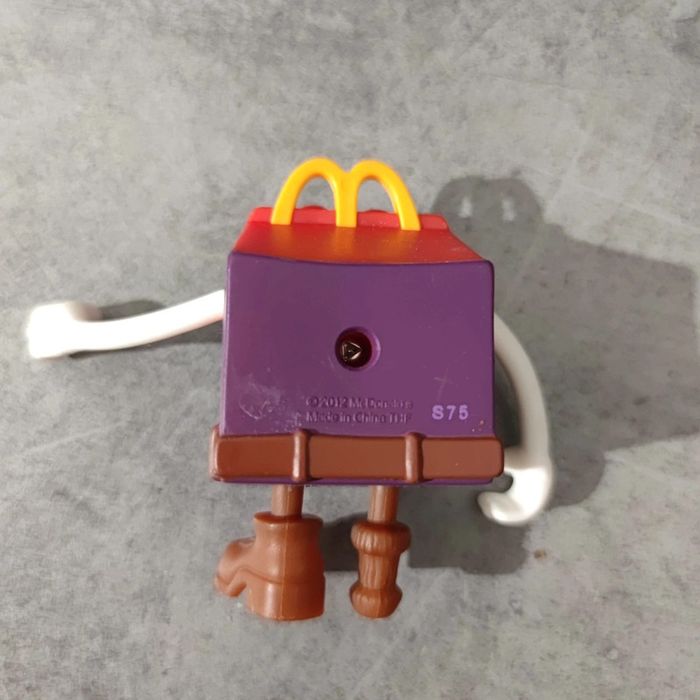 🌺 Jouet figurine McDonald's 2012 - photo numéro 2