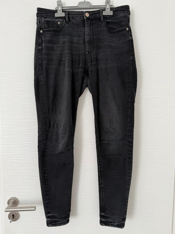 Jean slim skinny noir délavé uni basique simple