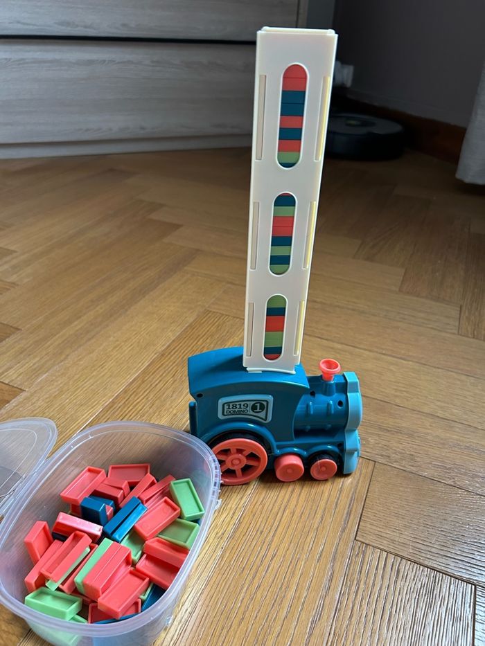 Petit train dominos