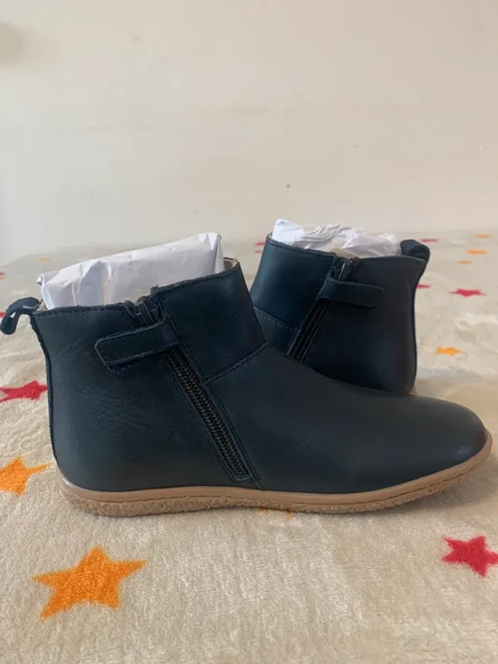 Bottines Kickers Bleu marine T32 – cuir & détails brillants – neuves étiquetées - photo numéro 6