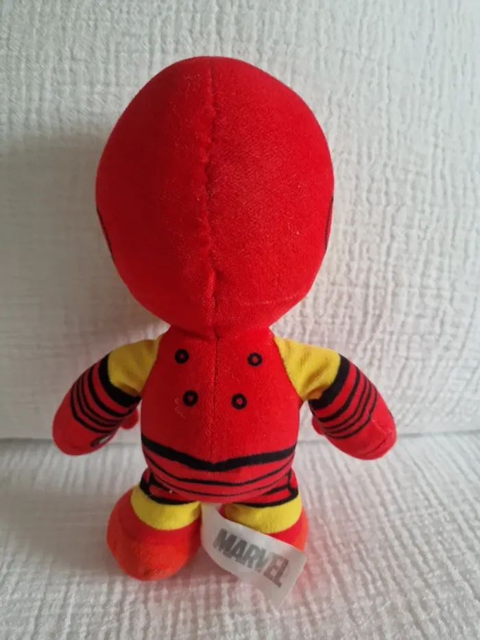 Lot de 2 peluches Marvel en très bon état - photo numéro 3
