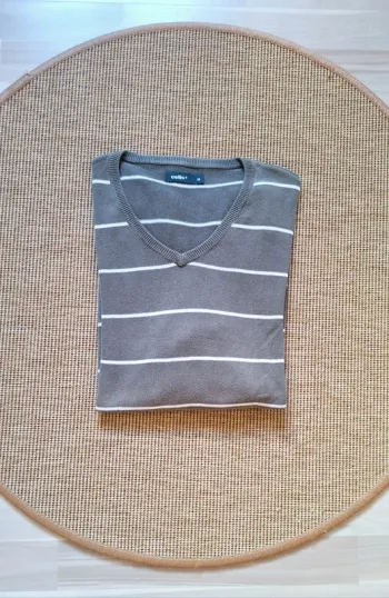 Joli pull rayé homme taille M