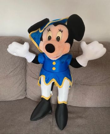 Grande peluche Minnie mousquetaire