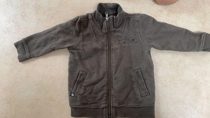 Gilet garçon gris foncé marron  jean Bourget 18 mois