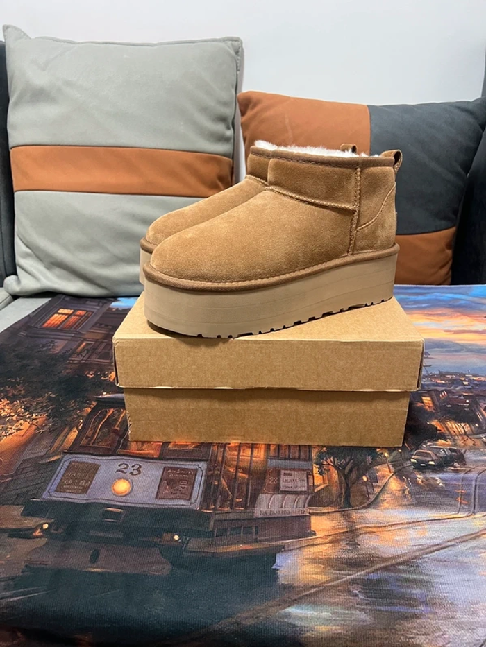 Ugg Ultra Mini taille 40 - photo numéro 3