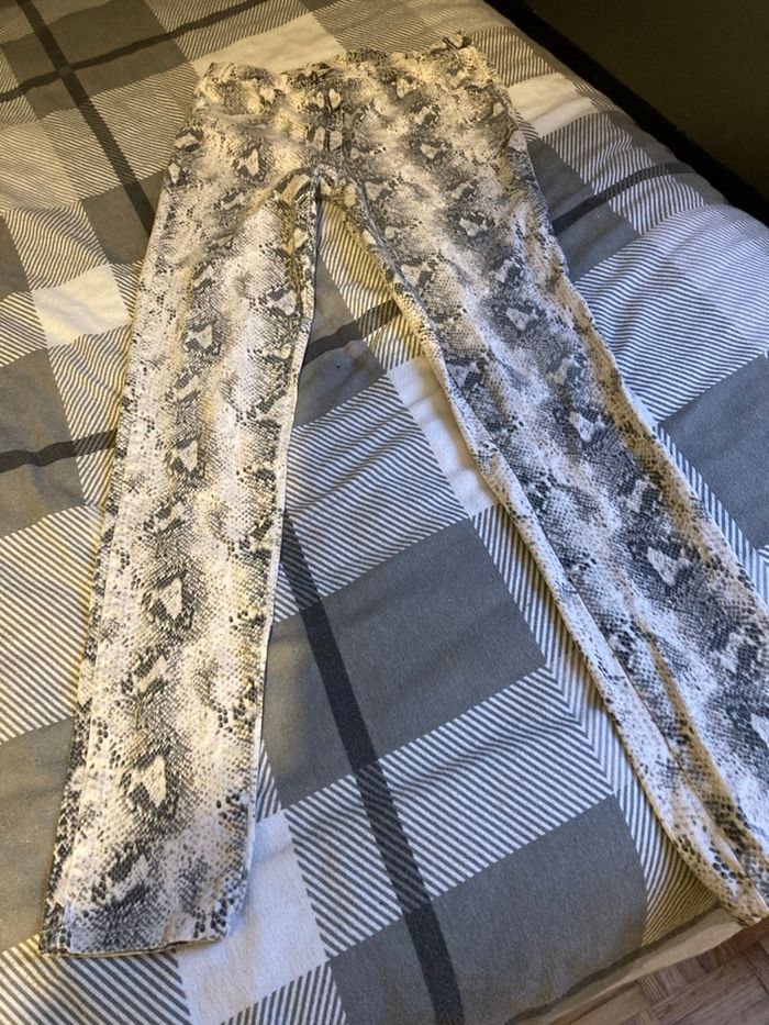 Pantalon imprimé serpent