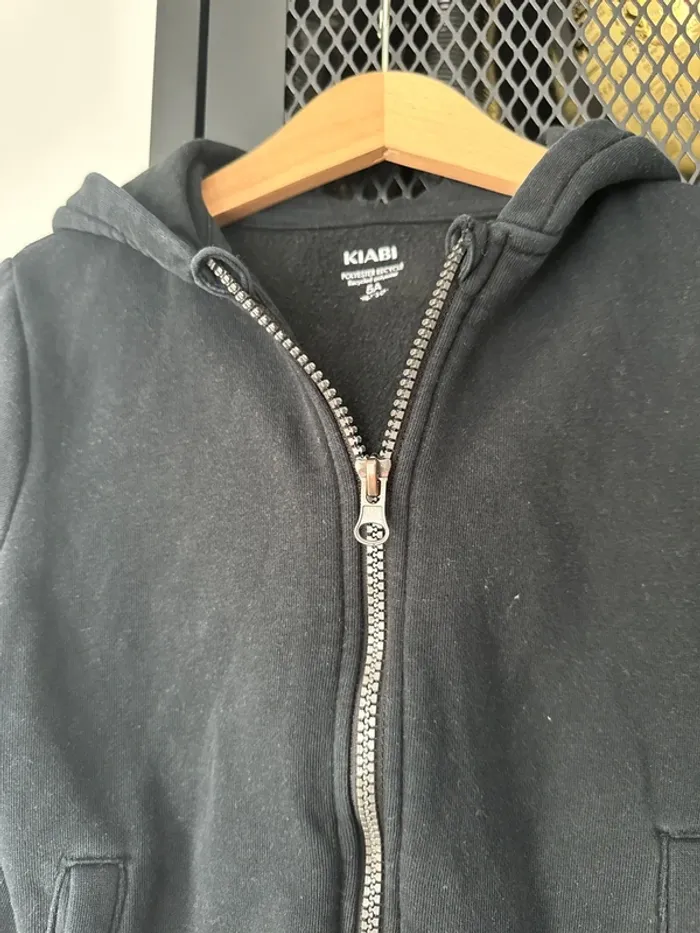 Gilet noir 5 ans - photo numéro 2