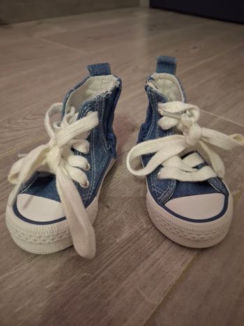 Chaussures en toile P.19