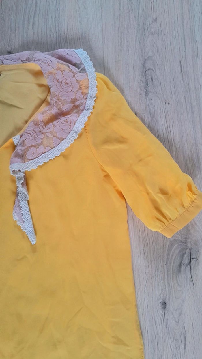 Blouse jaune et dentelle t.40 - photo numéro 3