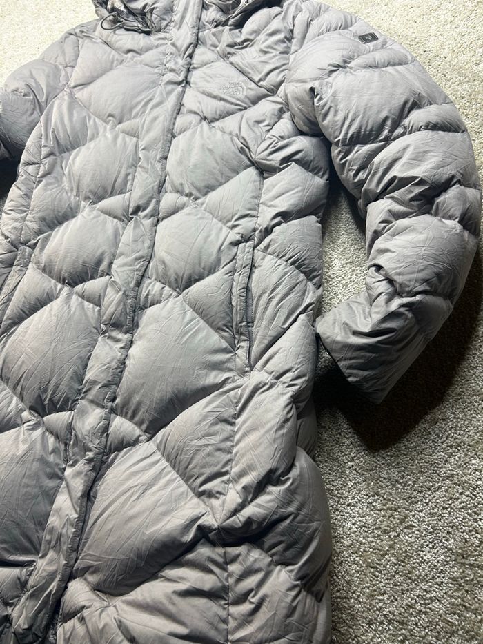 🩶🔥 DOUDOUNE THE NORTH FACE – GRISE – ÉPAISSE – TAILLE L FEMME 🔥🩶 - photo numéro 3