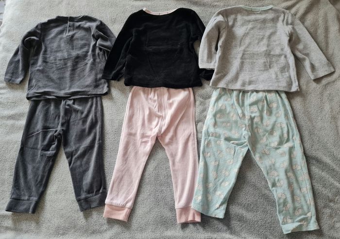 Lot de 3 pyjamas hiver fille 2 ans (+2 pyjamas gratuits) - photo numéro 3