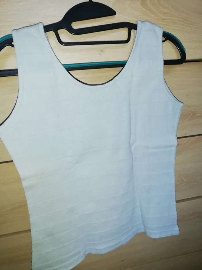 T-shirt sans manches bleu ciel - photo numéro 2