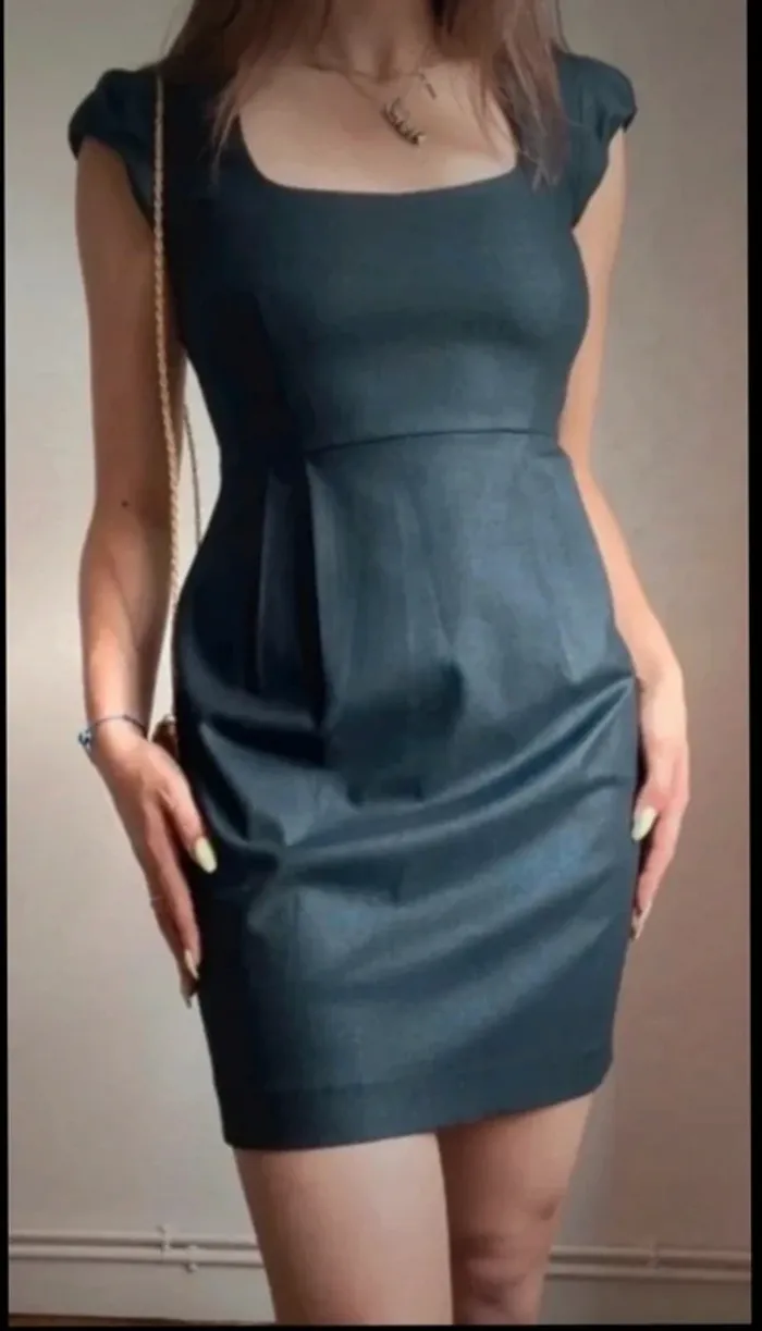 Robe noire French Connection t.S - photo numéro 2