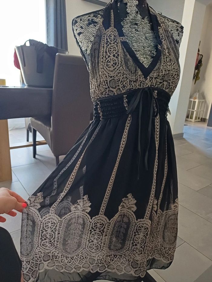 Robe dos nu - photo numéro 9