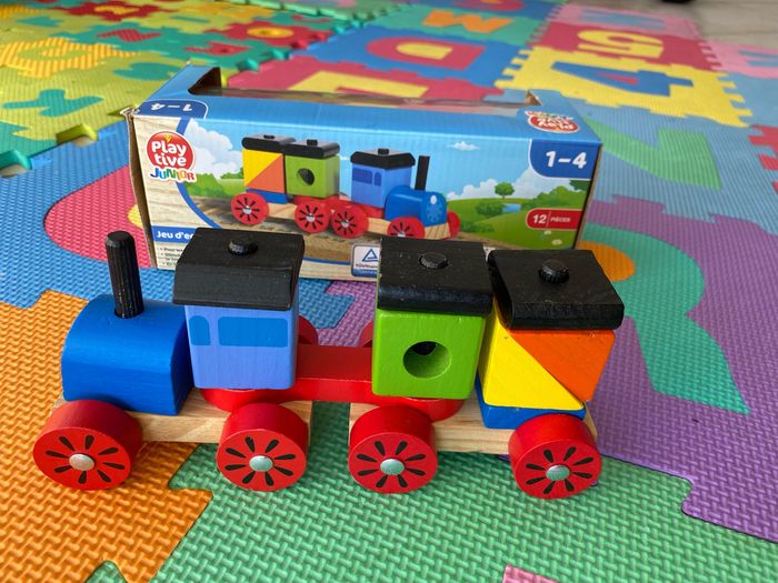 Jeu d’encastrement Train en bois - photo numéro 2