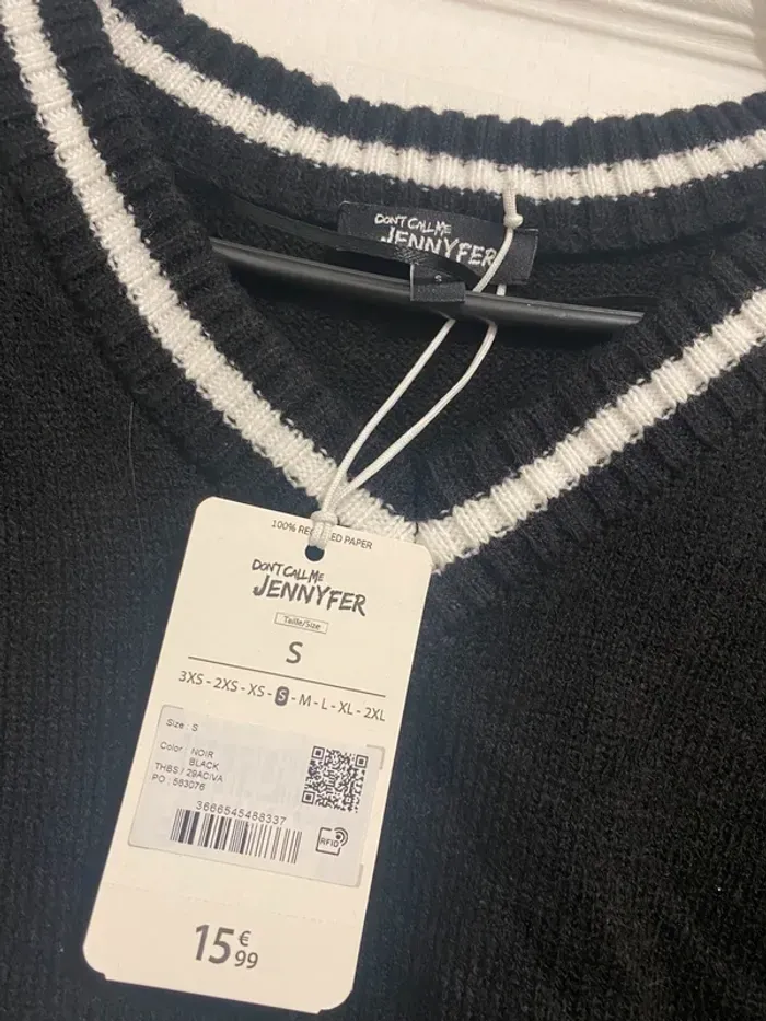 Pull Court Cropped Col V – Jennyfer – Noir – Taille S - Neuf avec étiquette - photo numéro 3