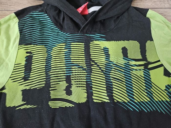 T.shirt manches longues à capuche noir et vert Puma 6 ans - photo numéro 2