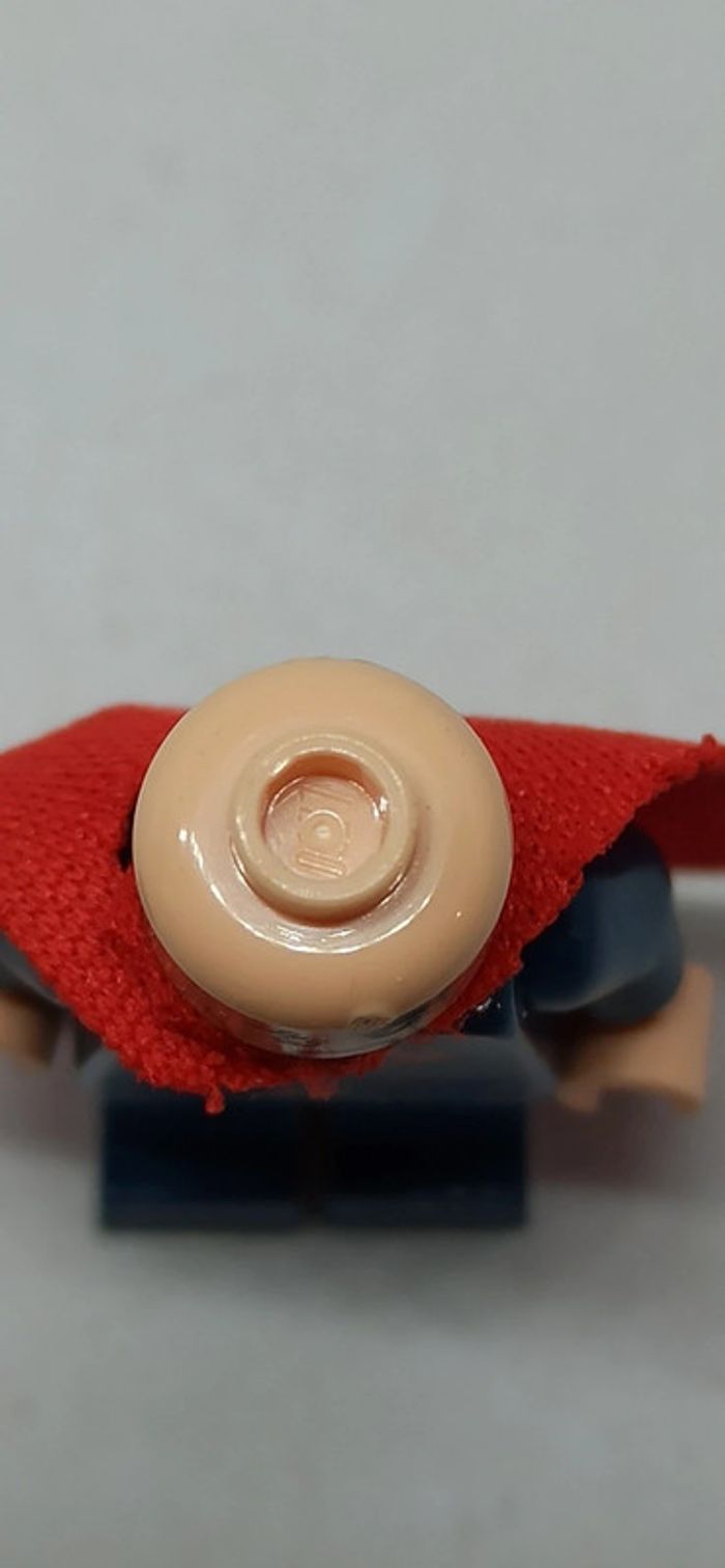 Homme superman lego avec cape rouge - photo numéro 4