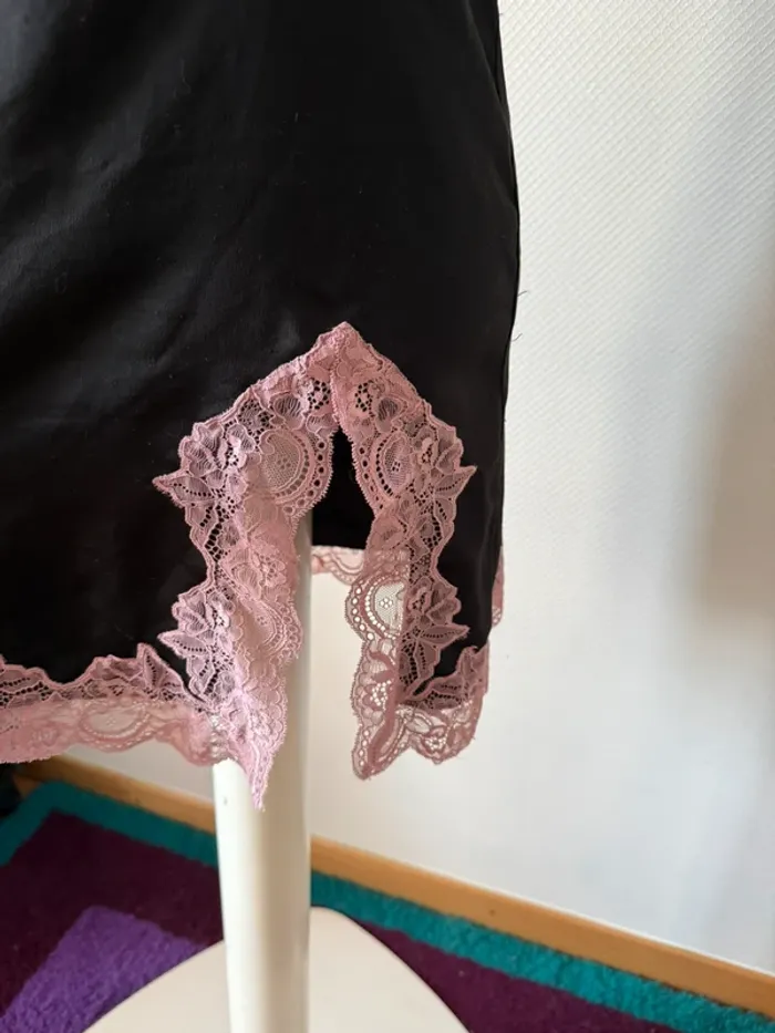 Nuisette en bon état taille M noir et rose Mosquitos - photo numéro 4