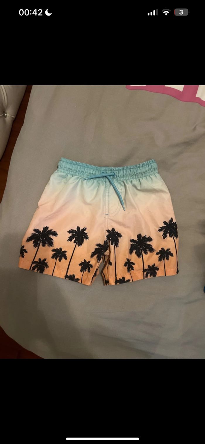 Short neuf