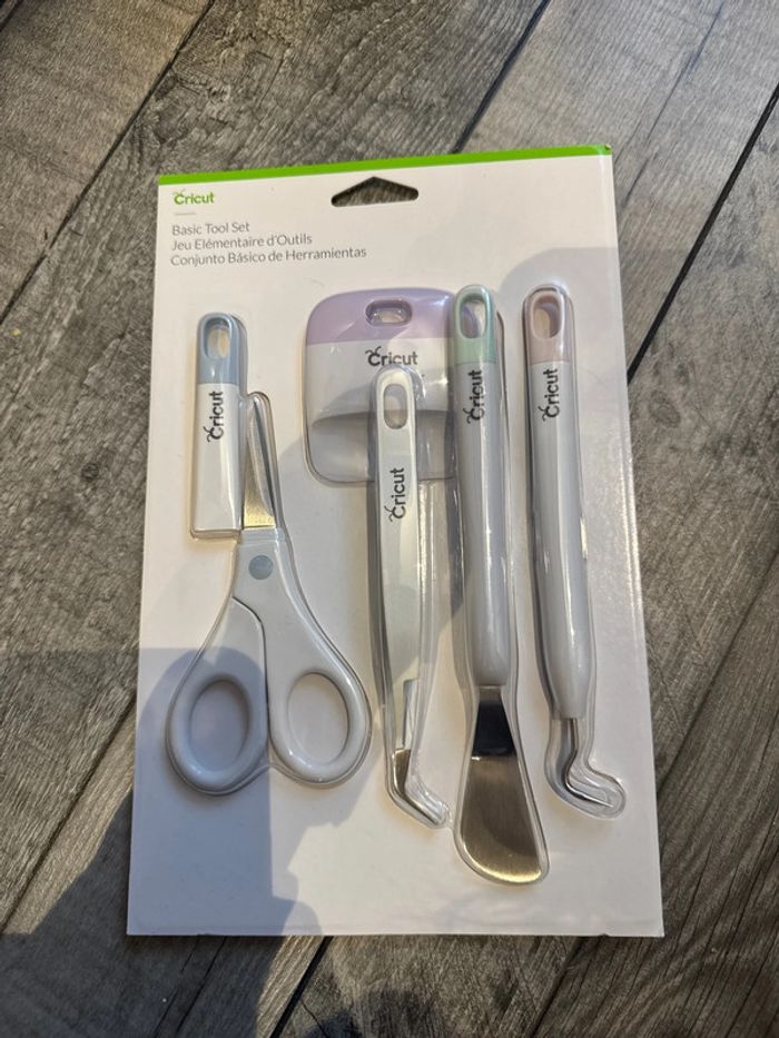 Set outils cricut neuf