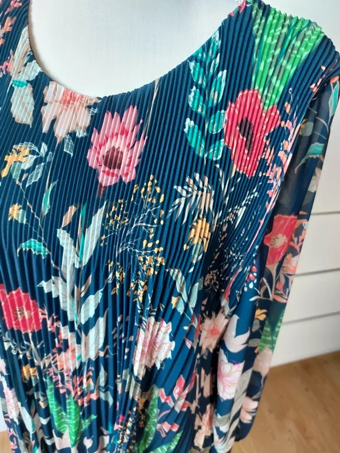 Jolie courte plissée à fleurs - photo numéro 5
