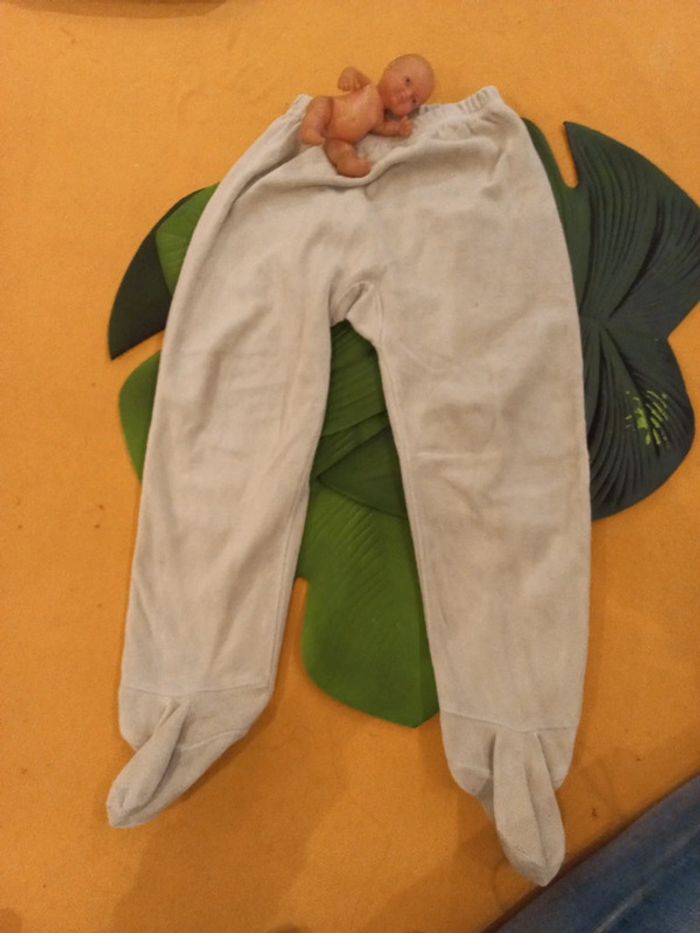 Lot 2Bas pyjamas/survêtements a pieds bébé 24 a 36 mois mixte