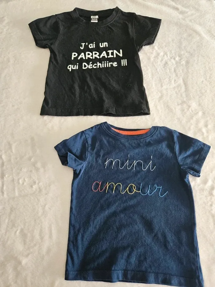 2 T-shirts à message 2 ans