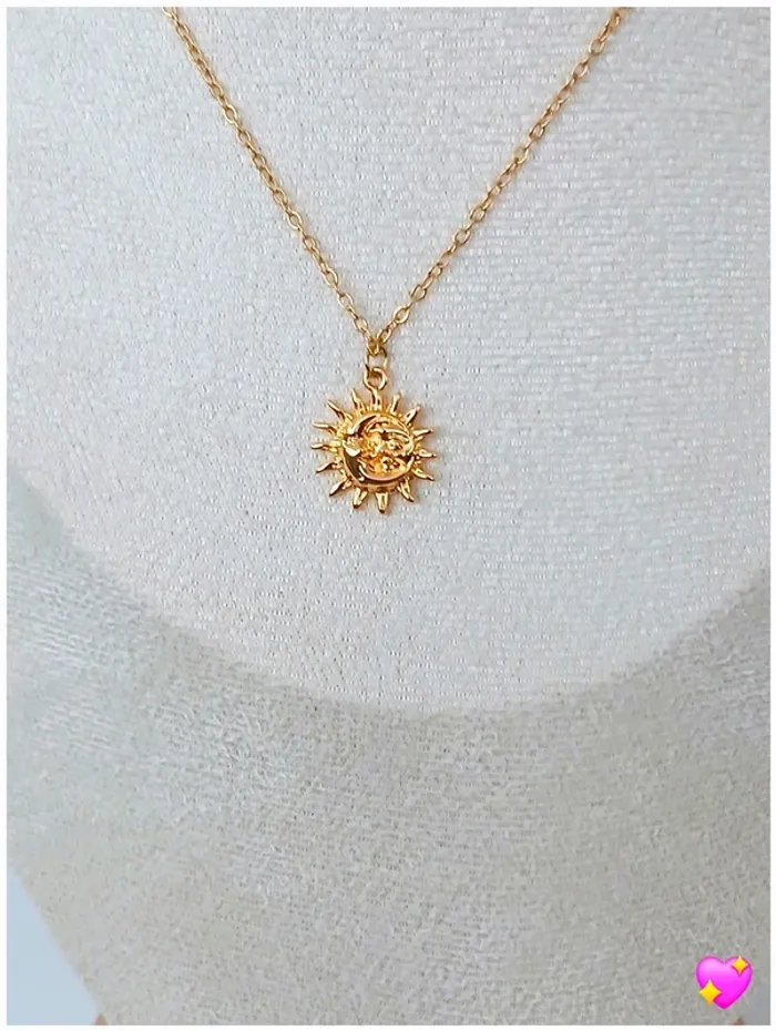 Collier doré médaillon Soleil & lune - photo numéro 3
