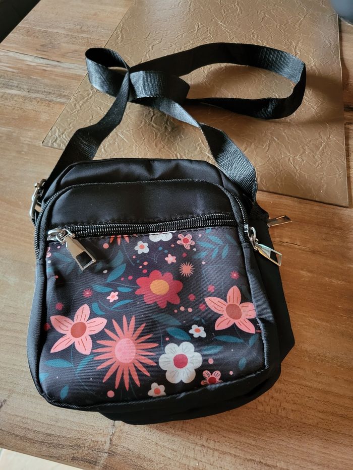 Pochette à bandoulière