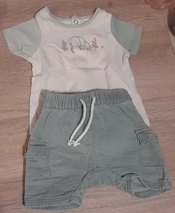 Ensemble tee-shirt manches courtes et short