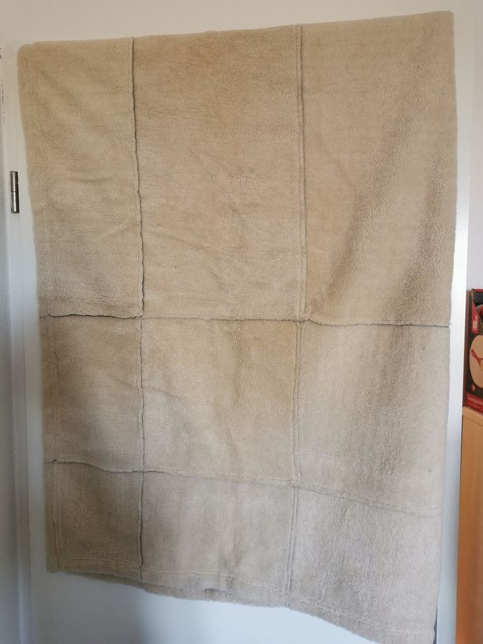 Couvre-lit neuf effets daim et laine de mouton - photo numéro 4