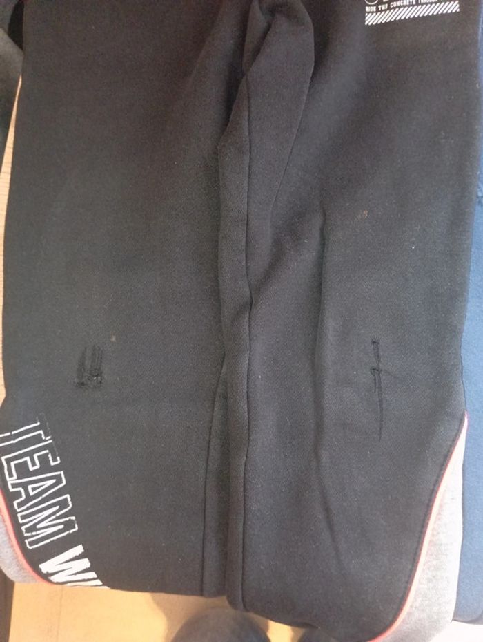 Lot 5 bas de jogging avec accros taille 8ans - photo numéro 2