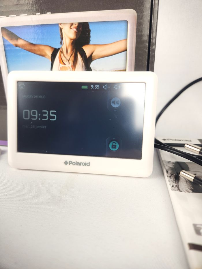 Tablette PC Polaroid 4.3" - Android 2.3 - Résistive - photo numéro 3