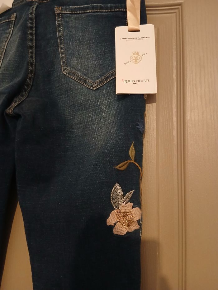 Jean’s fleurie taille 42 - photo numéro 3