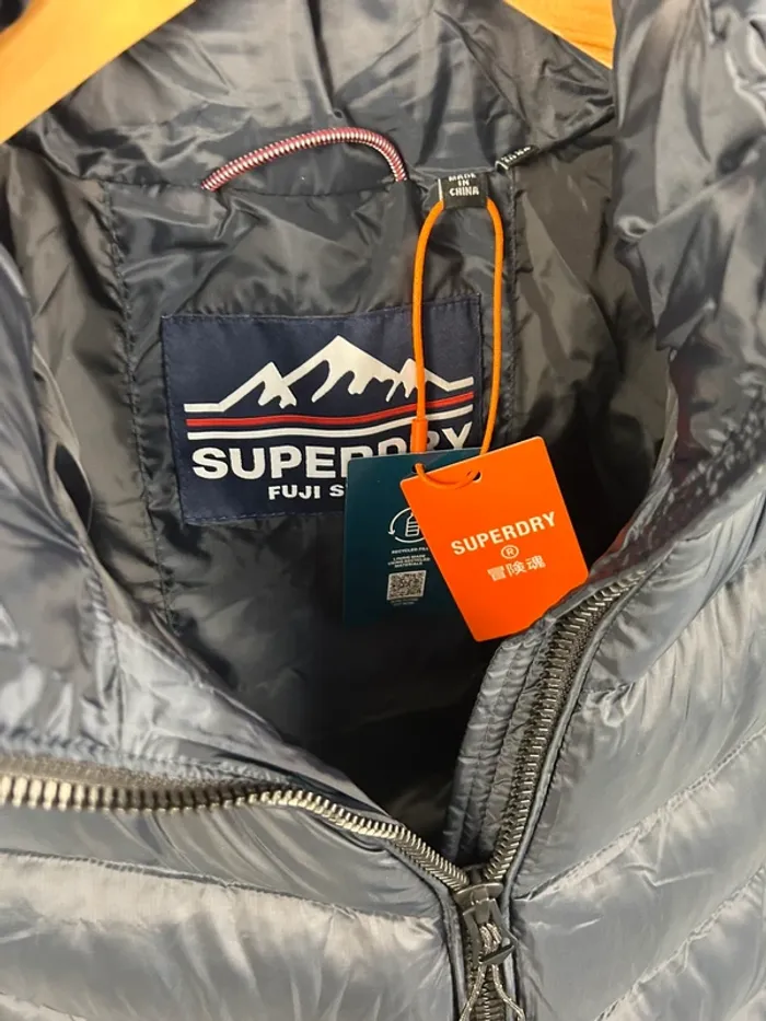 Doudoune Marine Superdry S neuve - photo numéro 2