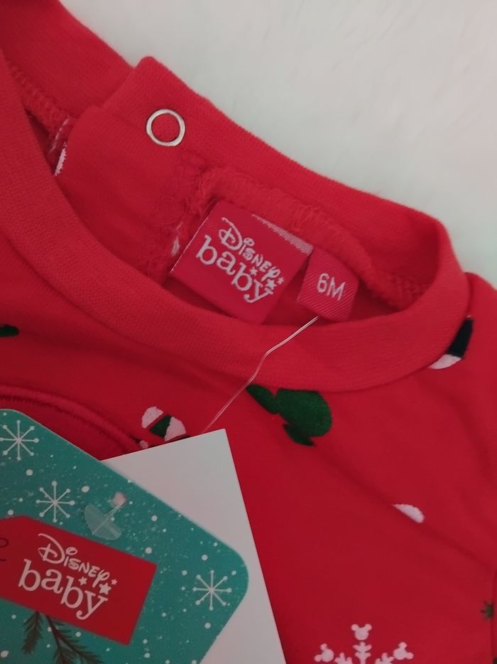 Sweat Mickey Noël Disney ,neuf avec étiquettes, taille  6 mois - photo numéro 3