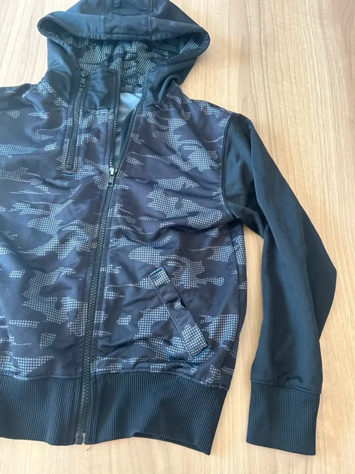 Veste de sport zippe à capuche 10 ans - photo numéro 3
