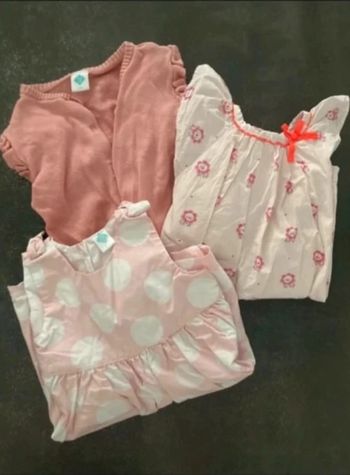 2 robes été et 1 gilet marque Cadet Rousselle et tex taille 18 mois