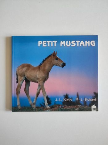 Livre Petit Mustang
