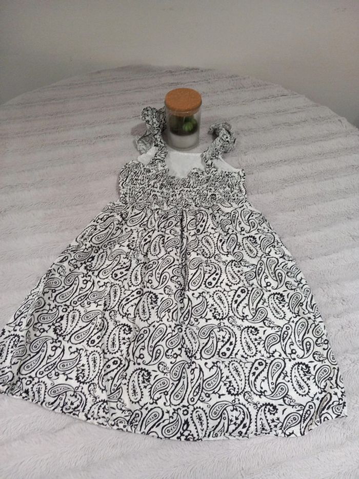 Robe noire et blanche - photo numéro 8