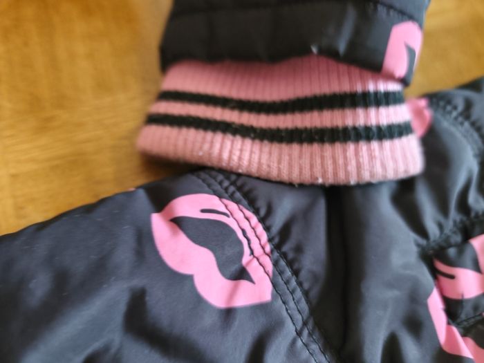 Manteau Z8 8 ans noir bisous rose capuche amovible - photo numéro 4