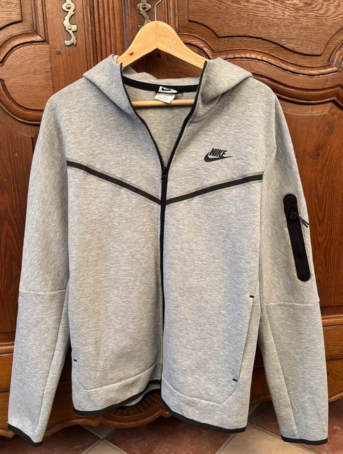 Sweat Nike à capuche - photo numéro 2