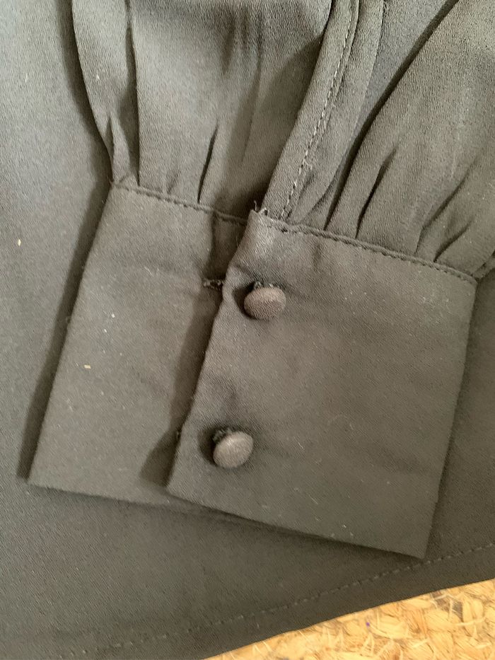 Chemisier noir taille M - photo numéro 4