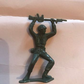 Figurine * prix 1e * kiki60230