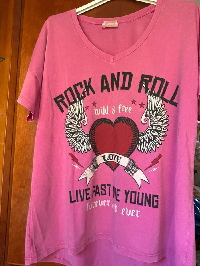 T-shirt col v rock and roll taille unique