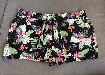 Short à fleurs taille 36