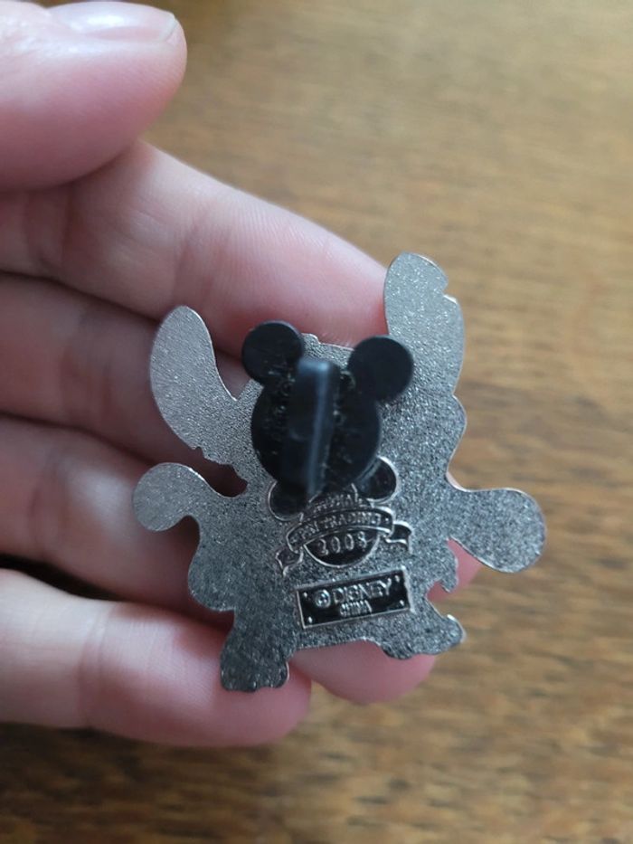 Pin's stitch piece de puzzle disney - photo numéro 3